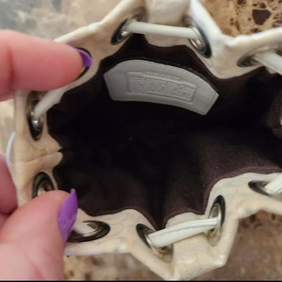 Coach Beige/Cream Signature Drawstring Wristlet-EUC - Picture 3 of 3